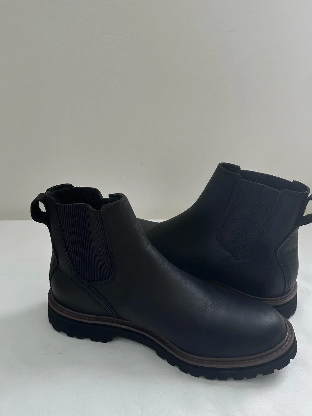 L.L. Bean Men's Black Chukka Boots - Slip-On Leather Ankle Boots